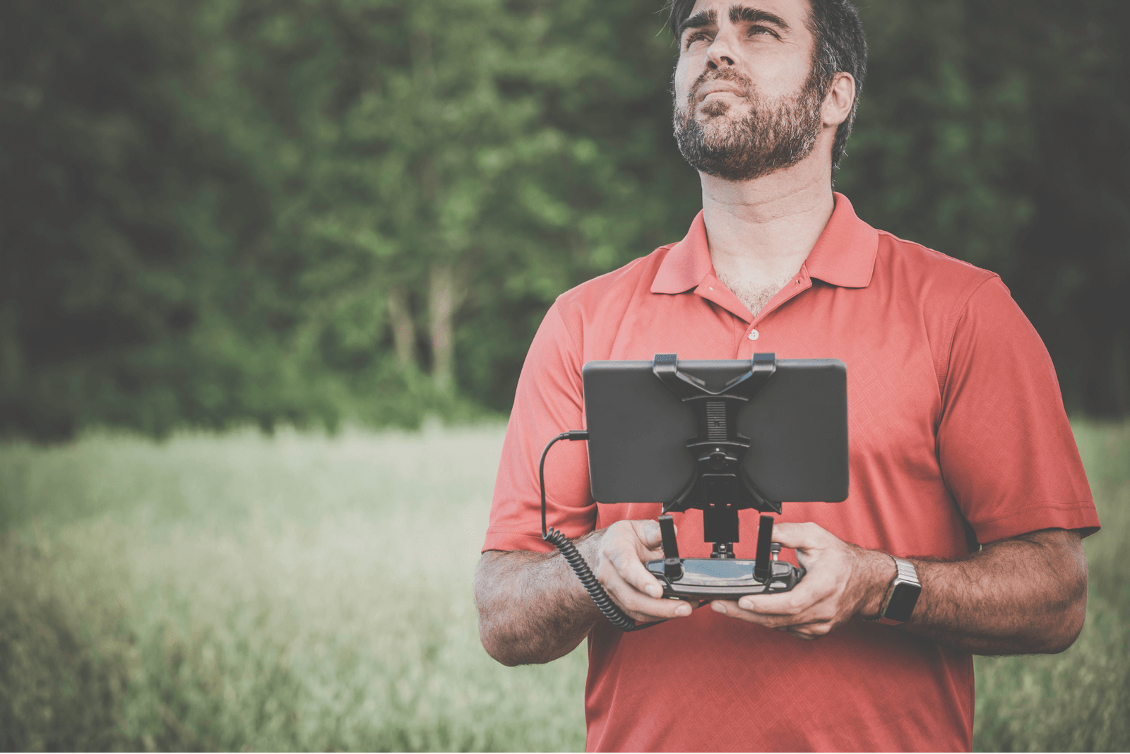Un élève éligible à la formation en pilotage de drone à Aix En Provence remplissant les conditions nécessaires